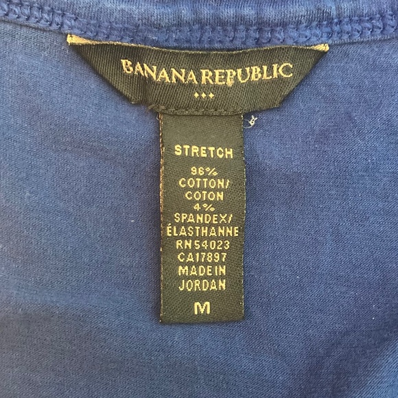 Women’s size medium Banana Republic royal blue top with puffed/shirred sleeves - Picture 4 of 5